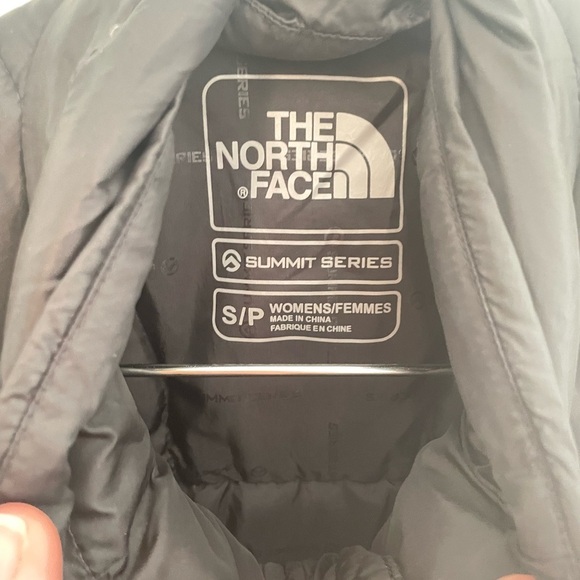 Black North Face Summit Series best size small excellent condition - Picture 4 of 7